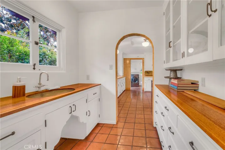 163 N Mccadden Place, Los Angeles, California 90004