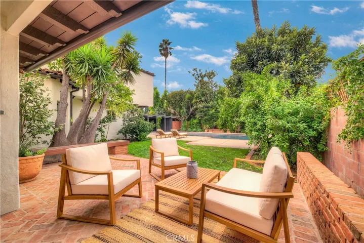 163 N Mccadden Place, Los Angeles, California 90004