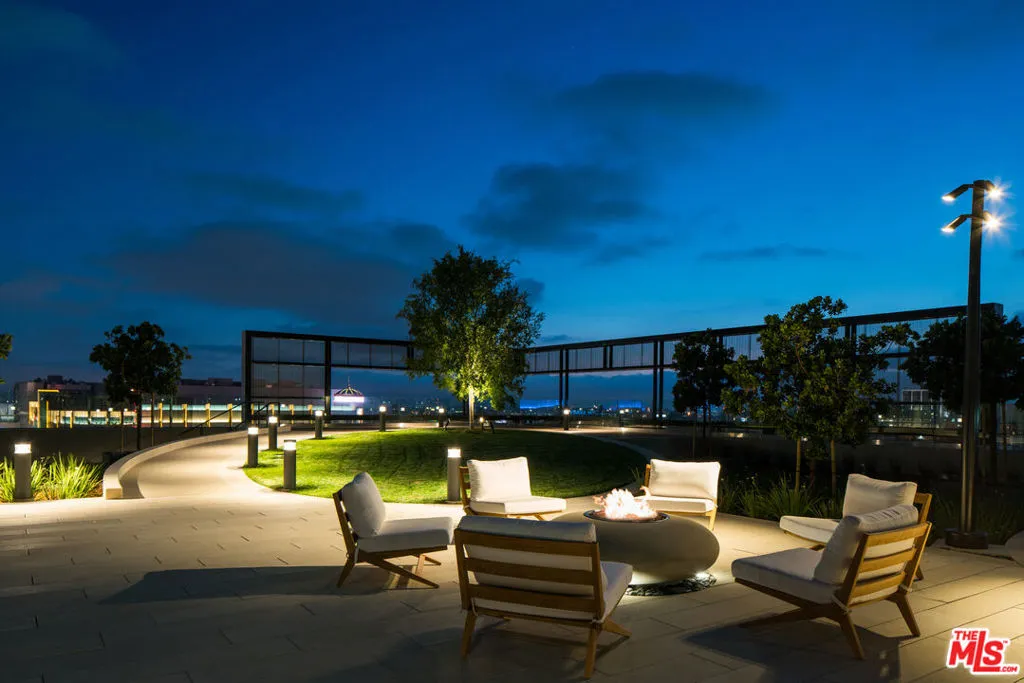 889 Francisco Street 807, Los Angeles, California 90017 home-pic-36