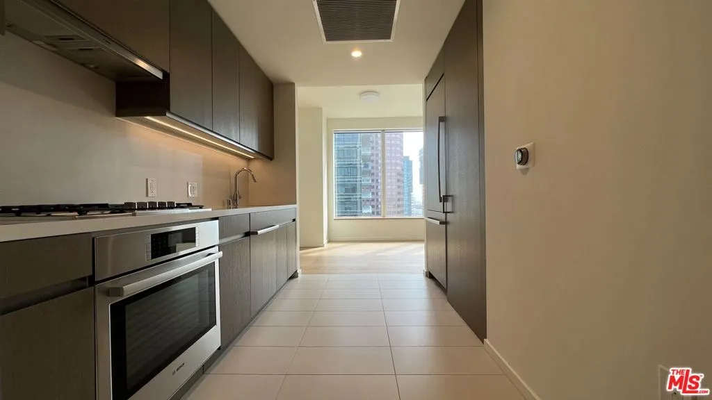 889 Francisco Street 807, Los Angeles, California 90017 home-pic-4