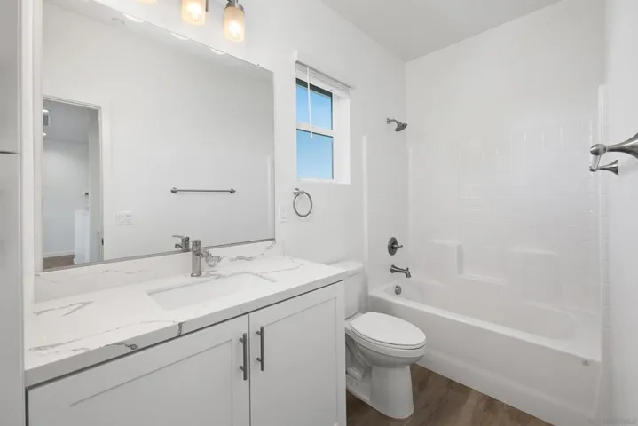 1624 Mauzy Way, El Cajon, California 92021