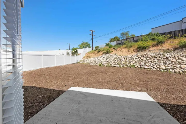 1624 Mauzy Way, El Cajon, California 92021