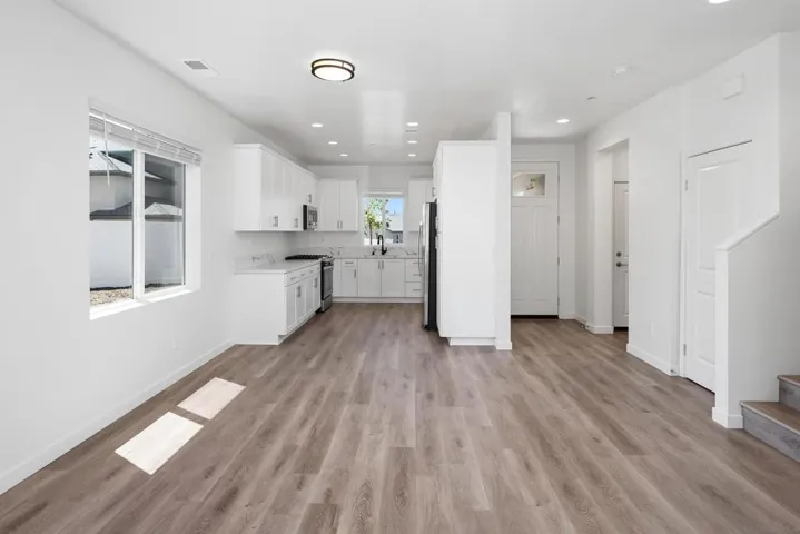 1624 Mauzy Way, El Cajon, California 92021