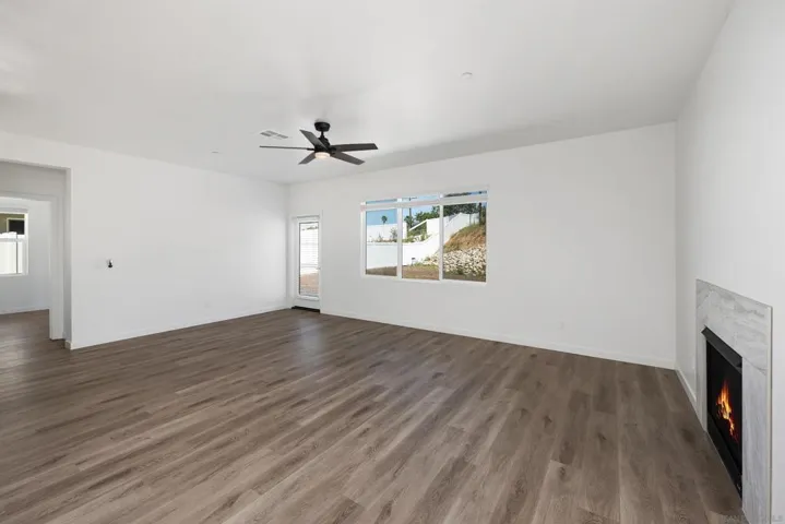 1624 Mauzy Way, El Cajon, California 92021