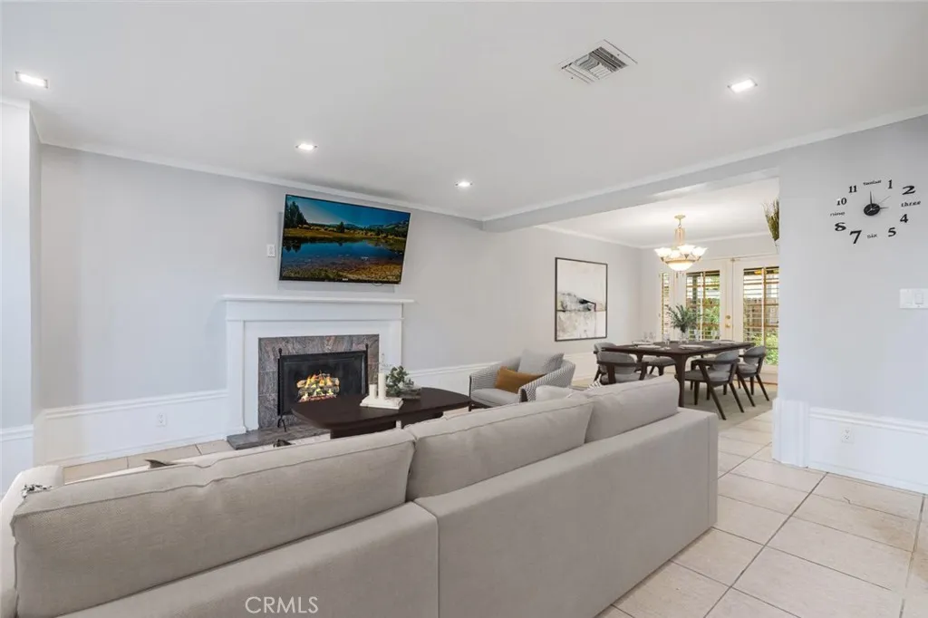 3537 Gladiola Drive, Calabasas, California 91302 home-pic-3