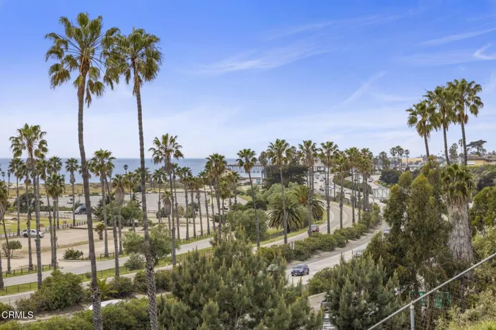 41-web-or-mls-UpmarketMedia_1954V-122