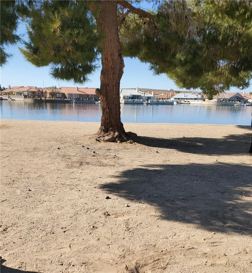 Lot Lake Front