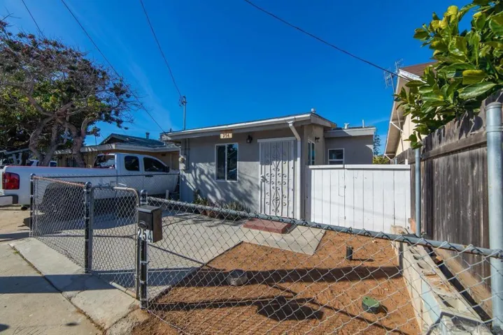 2194 Franklin Ave, San Diego, California 92113