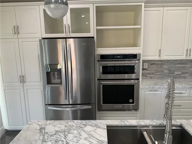 18810 Oakview Way, Lake Elsinore, California 92530