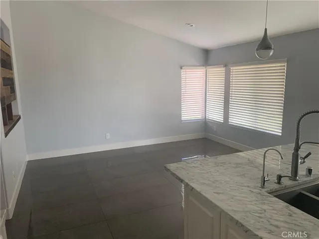 18810 Oakview Way, Lake Elsinore, California 92530