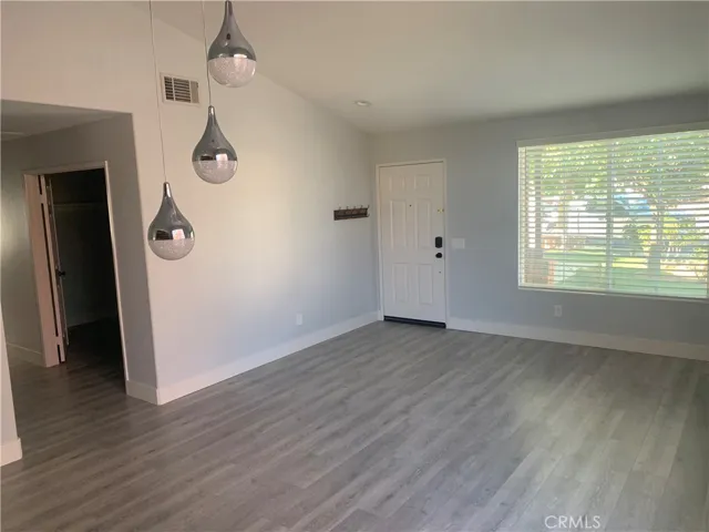 18810 Oakview Way, Lake Elsinore, California 92530