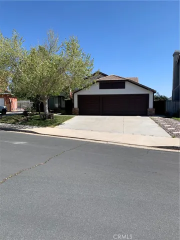 18810 Oakview Way, Lake Elsinore, California 92530