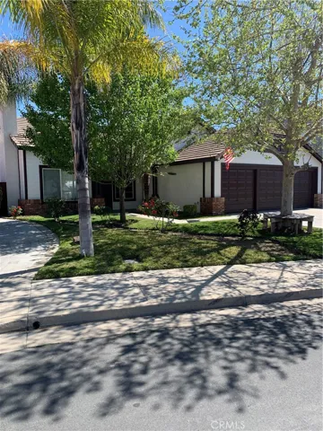 18810 Oakview Way, Lake Elsinore, California 92530