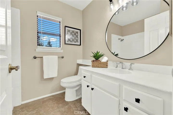 Hall Bath with Tub/Shower
