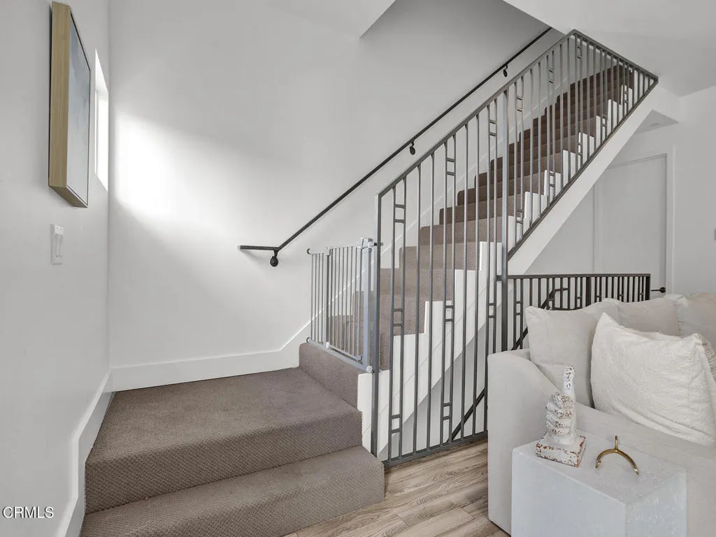 5662 Hazeltine Avenue, Valley Glen, California 91401 home-pic-12