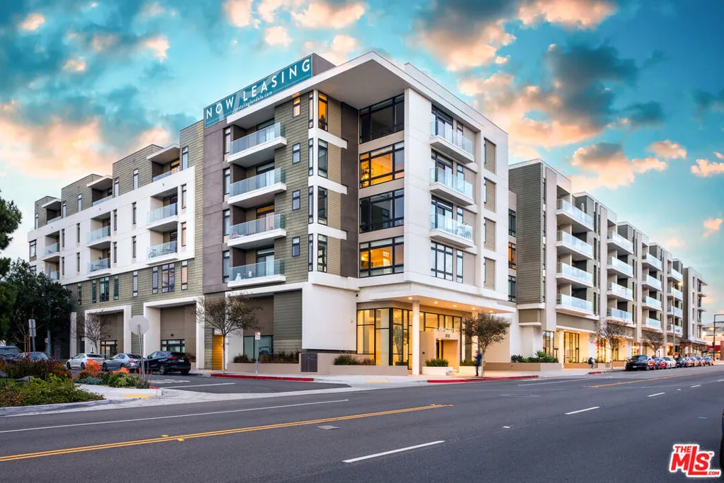 515 W Broadway 109, Glendale, California 91204, 1 Bedroom Bedrooms, ,1 BathroomBathrooms,Residential Lease,For Rent,Broadway,25527591