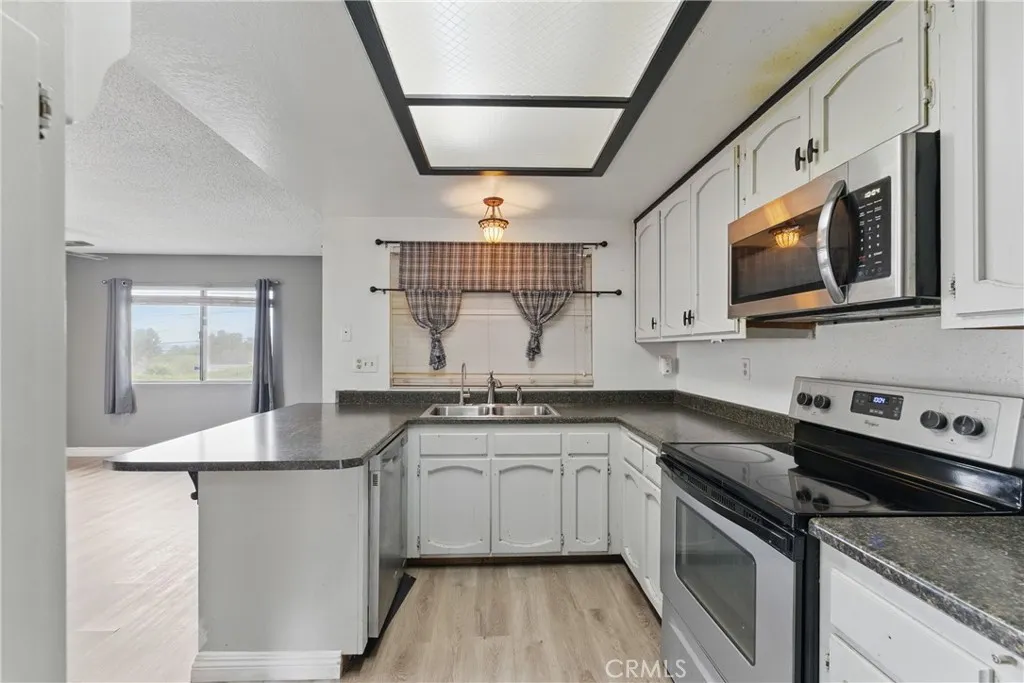 28755 Avenida Estrella, Menifee, California 92587 home-pic-4