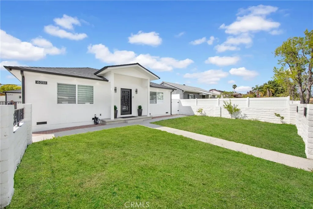 6251 Willowcrest Avenue, North Hollywood, California 91606 home-pic-1