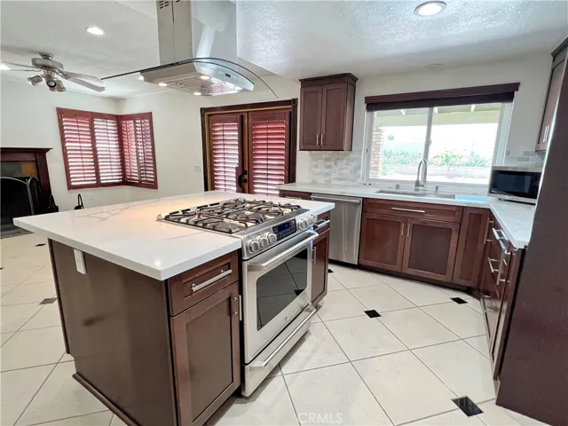 25699 Vista Famoso Drive, Moreno Valley, California 92551