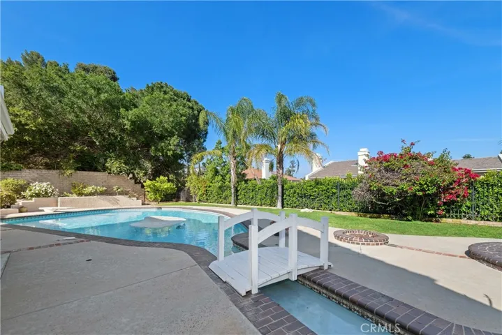 11030 Cozycroft Avenue, Chatsworth, California 91311