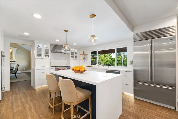 11030 Cozycroft Avenue, Chatsworth, California 91311