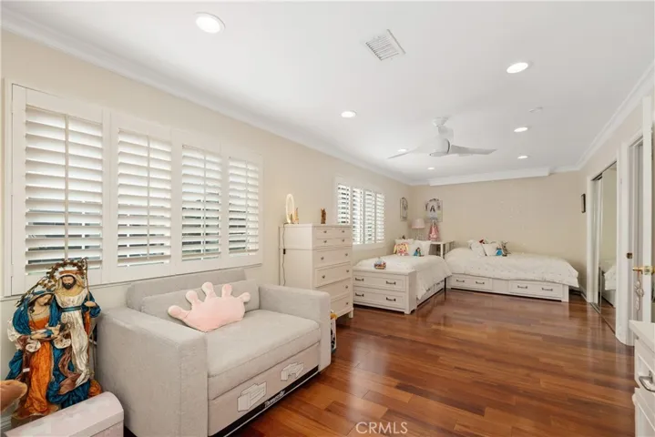 11030 Cozycroft Avenue, Chatsworth, California 91311