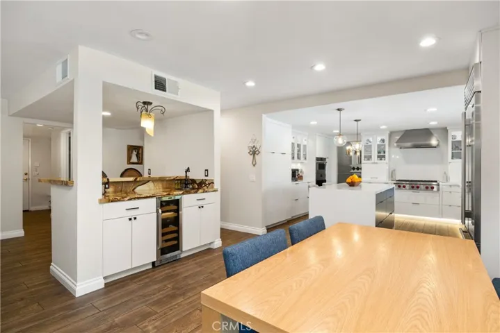 11030 Cozycroft Avenue, Chatsworth, California 91311