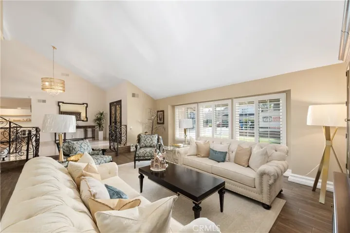 11030 Cozycroft Avenue, Chatsworth, California 91311