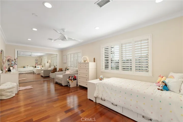 11030 Cozycroft Avenue, Chatsworth, California 91311
