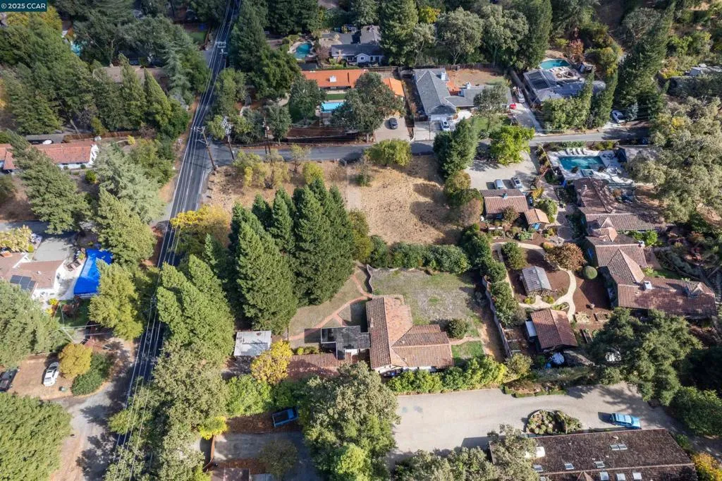 2339 Tice Valley Blvd, Walnut Creek, California 94595 home-pic-33