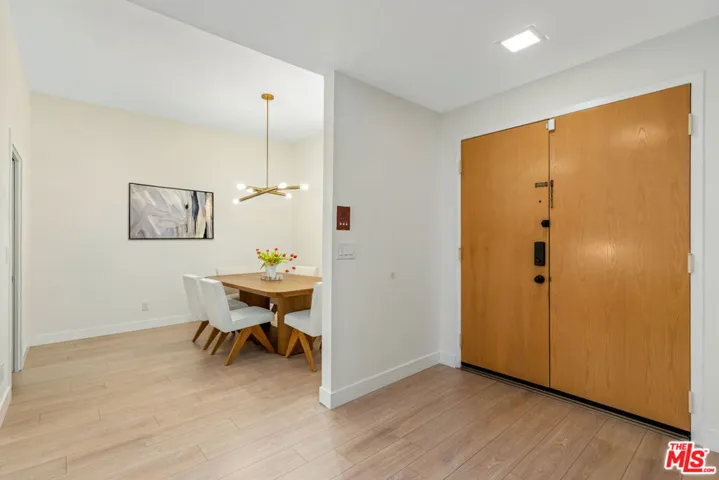 12030 Valleyheart Drive 101, Studio City, California 91604