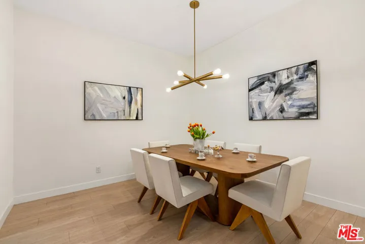 12030 Valleyheart Drive 101, Studio City, California 91604