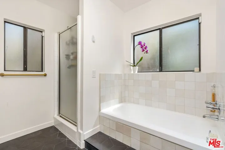 12030 Valleyheart Drive 101, Studio City, California 91604