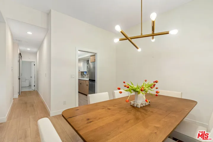 12030 Valleyheart Drive 101, Studio City, California 91604