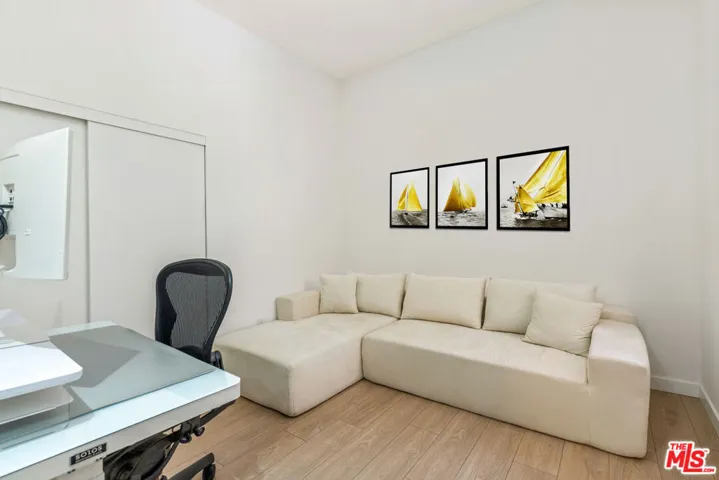 12030 Valleyheart Drive 101, Studio City, California 91604