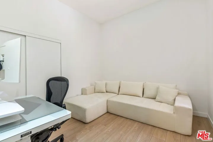 12030 Valleyheart Drive 101, Studio City, California 91604