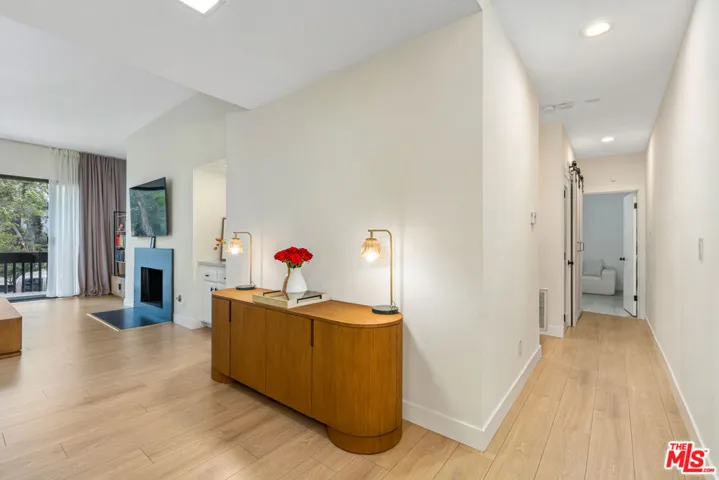 12030 Valleyheart Drive 101, Studio City, California 91604