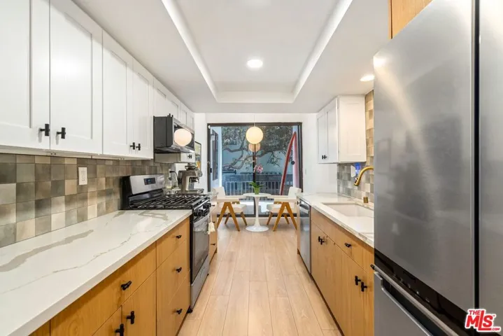 12030 Valleyheart Drive 101, Studio City, California 91604