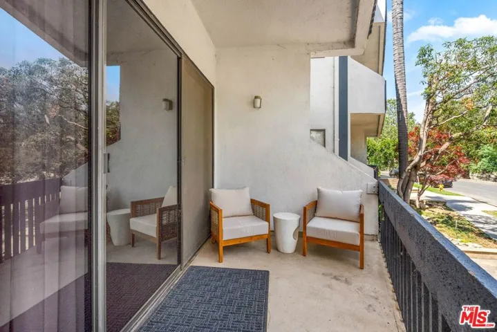 12030 Valleyheart Drive 101, Studio City, California 91604