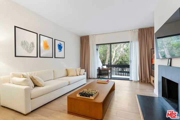 12030 Valleyheart Drive 101, Studio City, California 91604