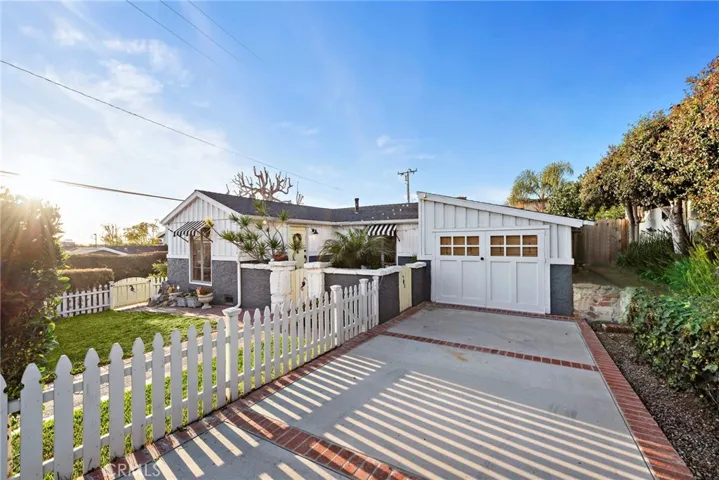 614 Thalia Street, Laguna Beach, California 92651