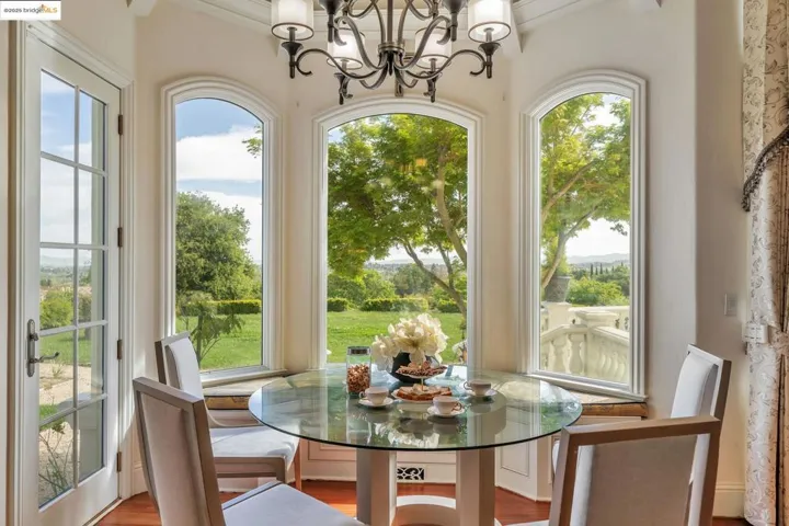 Breakfast Nook