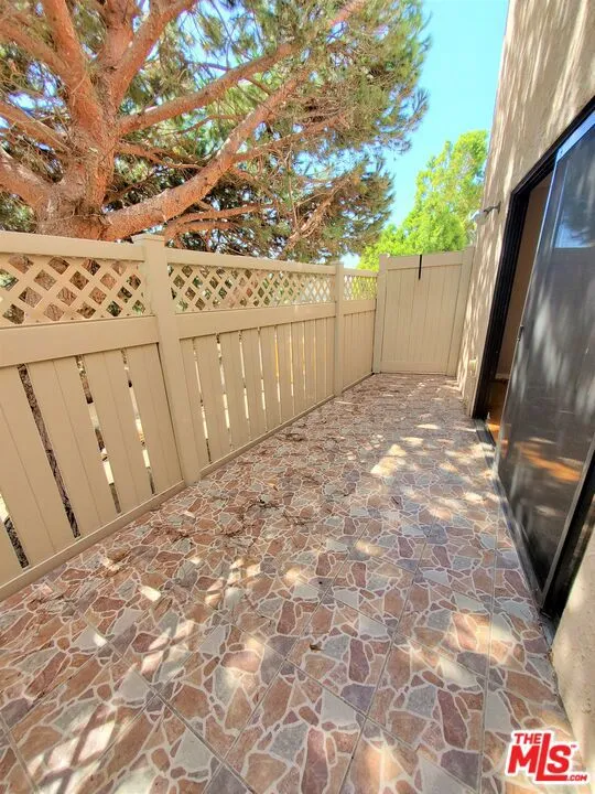 4365 Mclaughlin Avenue 18, Los Angeles, California 90066 home-pic-11