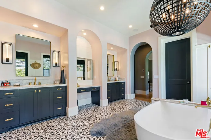 27453 Park Vista Road, Agoura Hills, California 91301