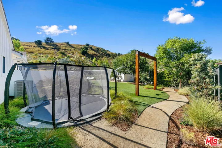 27453 Park Vista Road, Agoura Hills, California 91301
