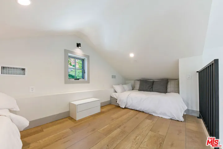 27453 Park Vista Road, Agoura Hills, California 91301