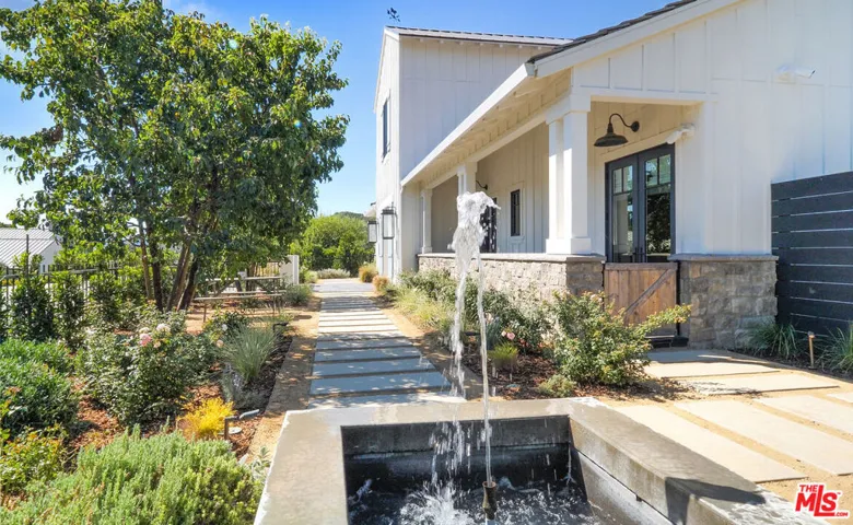 27453 Park Vista Road, Agoura Hills, California 91301