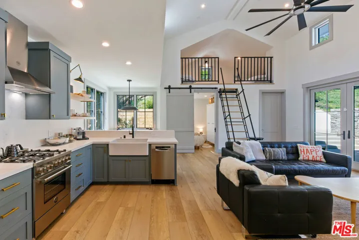 27453 Park Vista Road, Agoura Hills, California 91301