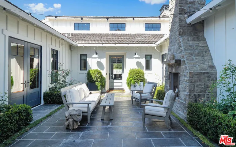 27453 Park Vista Road, Agoura Hills, California 91301