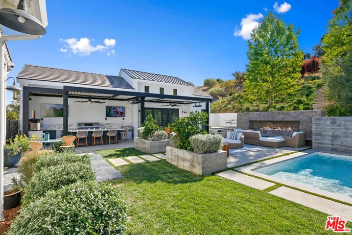 27453 Park Vista Road, Agoura Hills, California 91301